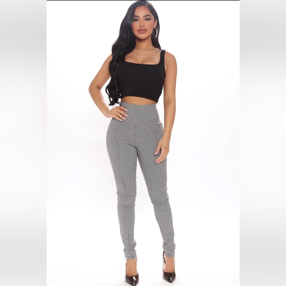 Fashion Nova Put In Work Black/ White Skinny Pants - size Small **NEVER WORN**